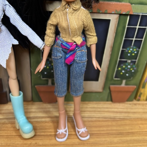 2 Bratz Dolls Yasmin 2001 & Jade 2015 MGA - Picture 5 of 9
